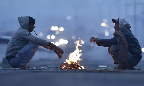 आज का मौसम 10 नवंबर 2025: इन राज्यों में भारी बारिश और शीतलहर की चेतावनी, दिल्ली में स्मॉग का कहर, यूपी में ठण्ड दी दस्तक, पढ़े अपने राज्य के मौसम का हाल