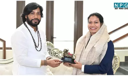 Guru Khushwant Saheb and Akanksha Satyavanshi: भारतीय महिला क्रिकेट टीम की फिजियोथैरेपिस्ट आकांक्षा सत्यवंशी ने की अनुसूचित जाति मंत्री एवं सतनामी समाज के गुरु खुशवंत साहेब से सौजन्य मुलाकात...