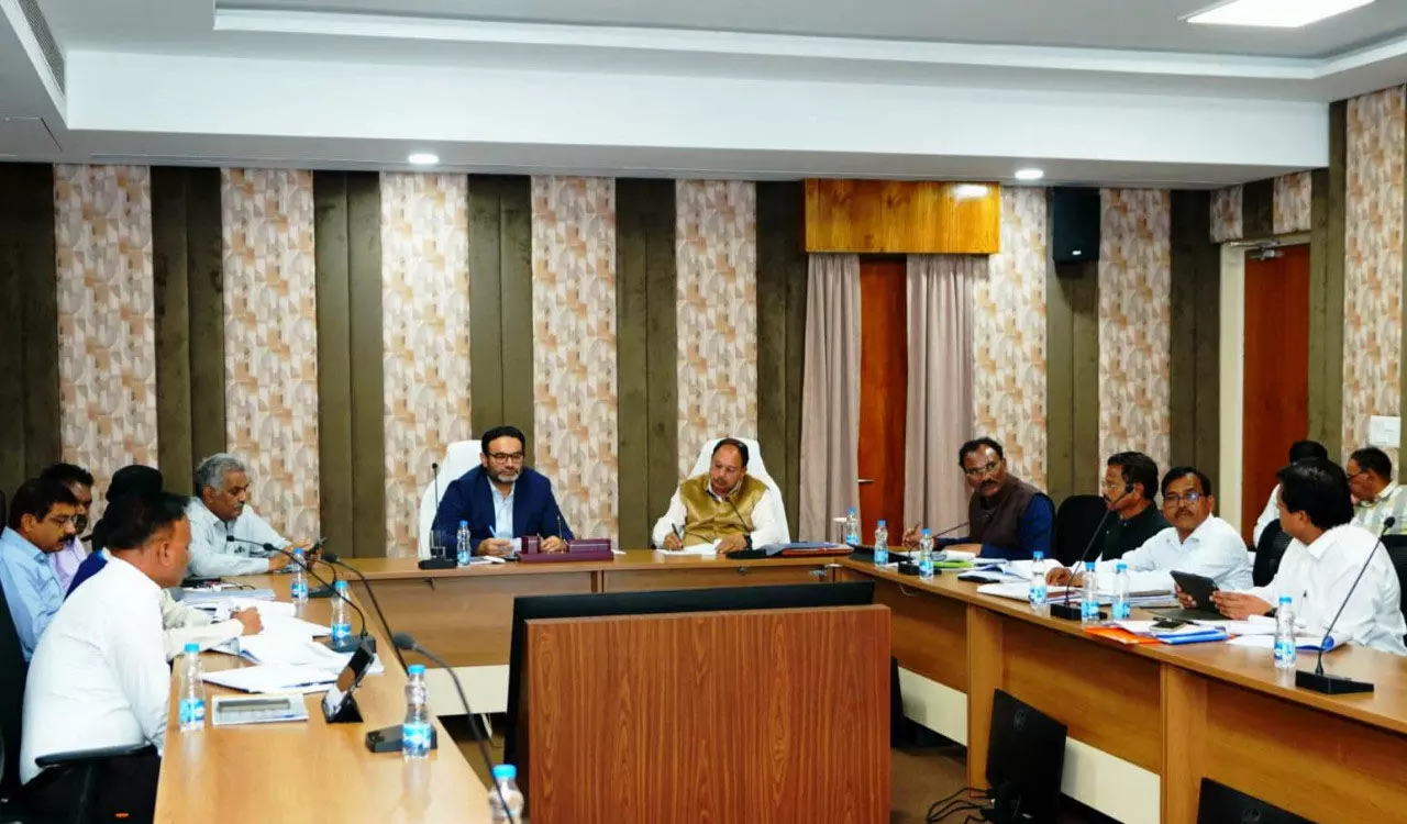 CG News: प्रदेशभर में राष्ट्रीय राजमार्गों की मरम्मत के सभी काम दिसम्बर तक पूर्ण करने के निर्देश, पीडब्लूडी सचिव डॉ. कमलप्रीत सिंह ने कार्यों की समीक्षा की