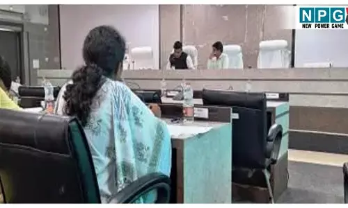 Dantewada News: कलेक्टर ने ली गई राजस्व अधिकारियों की बैठक, लंबित कार्यों को समय सीमा में पूरा करने के दिए निर्देश