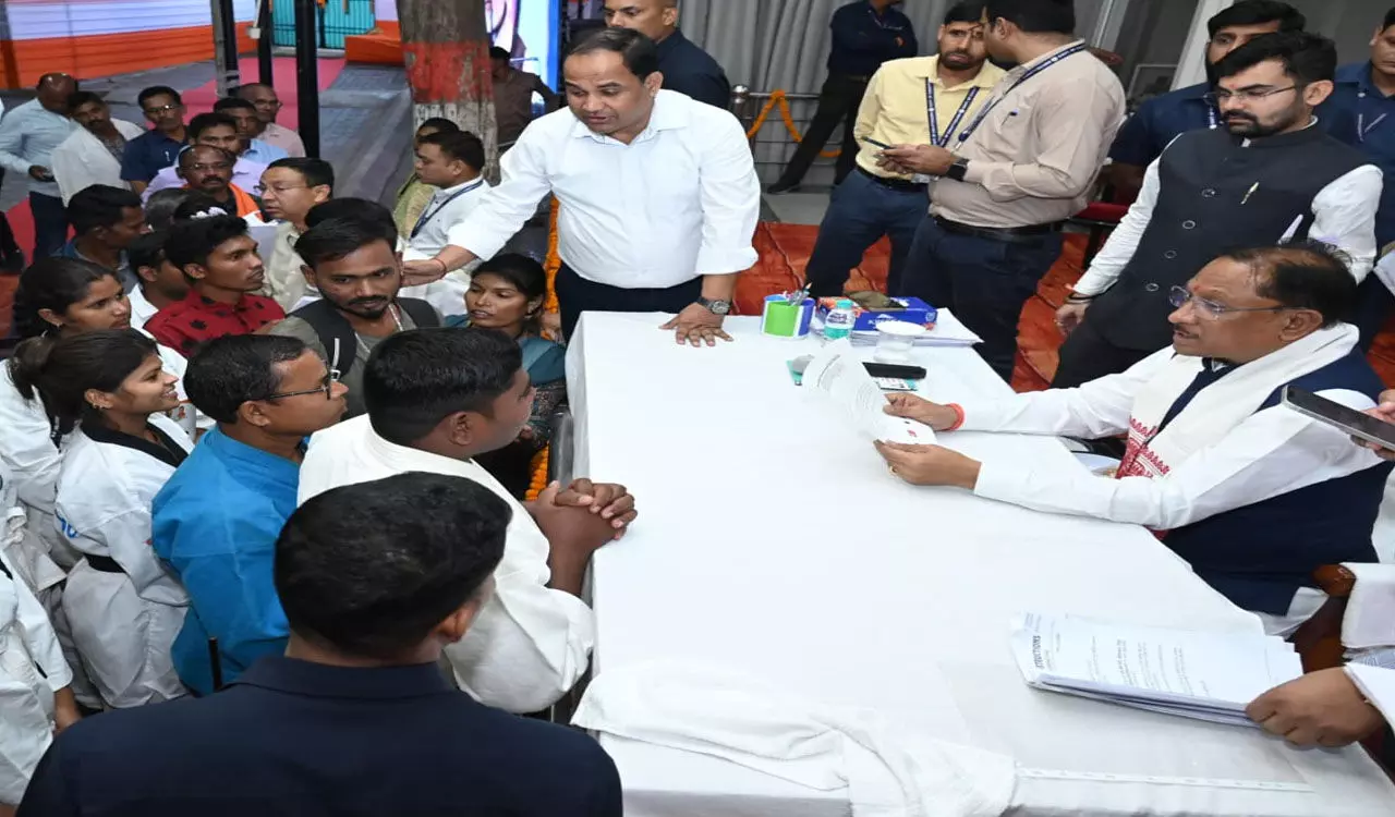 CG News: मुख्यमंत्री विष्णुदेव ने खिलाड़ियों को हरसंभव सहयोग का भरोसा दिया, जनदर्शन में वूमेन्स सेल्फ डिफेंस ऑर्गनाइजेशन के प्रतिनिधिमंडल ने की मुलाकात