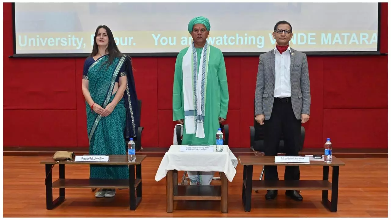 Shri Rawatpura Sarkar University: ‘वंदे मातरम्’ गीत के 150 वर्ष पूर्ण होने पर श्री रावतपुरा सरकार विश्वविद्यालय में कार्यक्रम आयोजित...