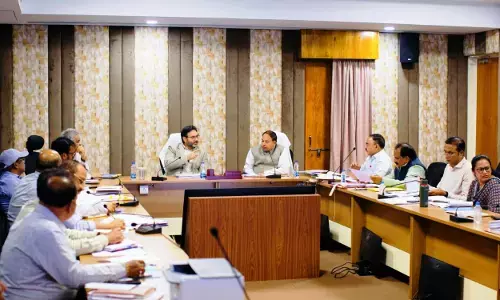 CG News: समय-सीमा में काम पूरा नहीं करने वाले ठेकेदारों पर लगेगी पेनाल्टी, पीडब्लूडी सचिव ने सड़क और भवन निर्माण कार्यों की प्रगति की समीक्षा की...