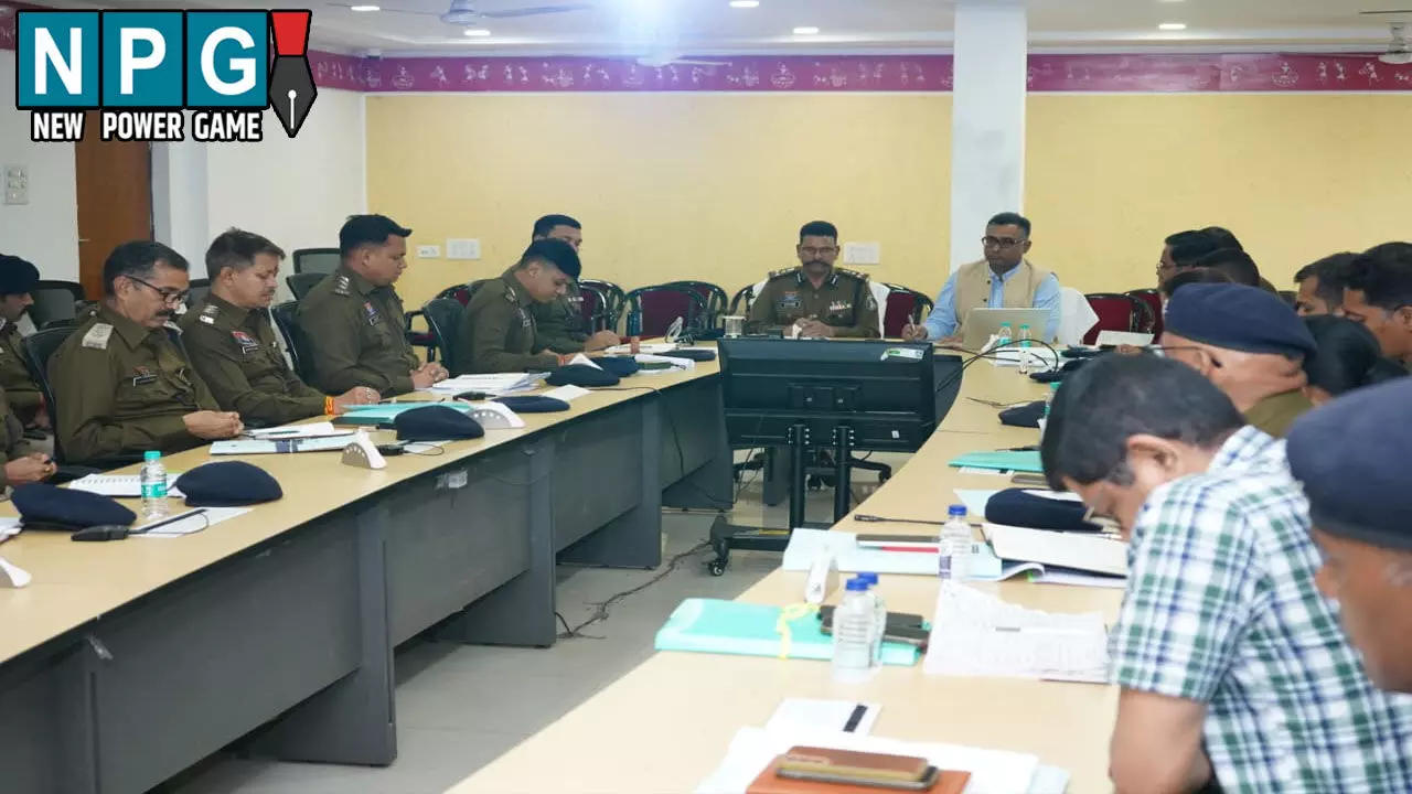 Raipur Police News: आईजी ने ली एएसपी, सीएसपी समेत थाना प्रभारियों की बैठक, बोले-होटल, लाॅज, ढाबा में करें चेकिंग, संदेहियों पर रखे नजर...