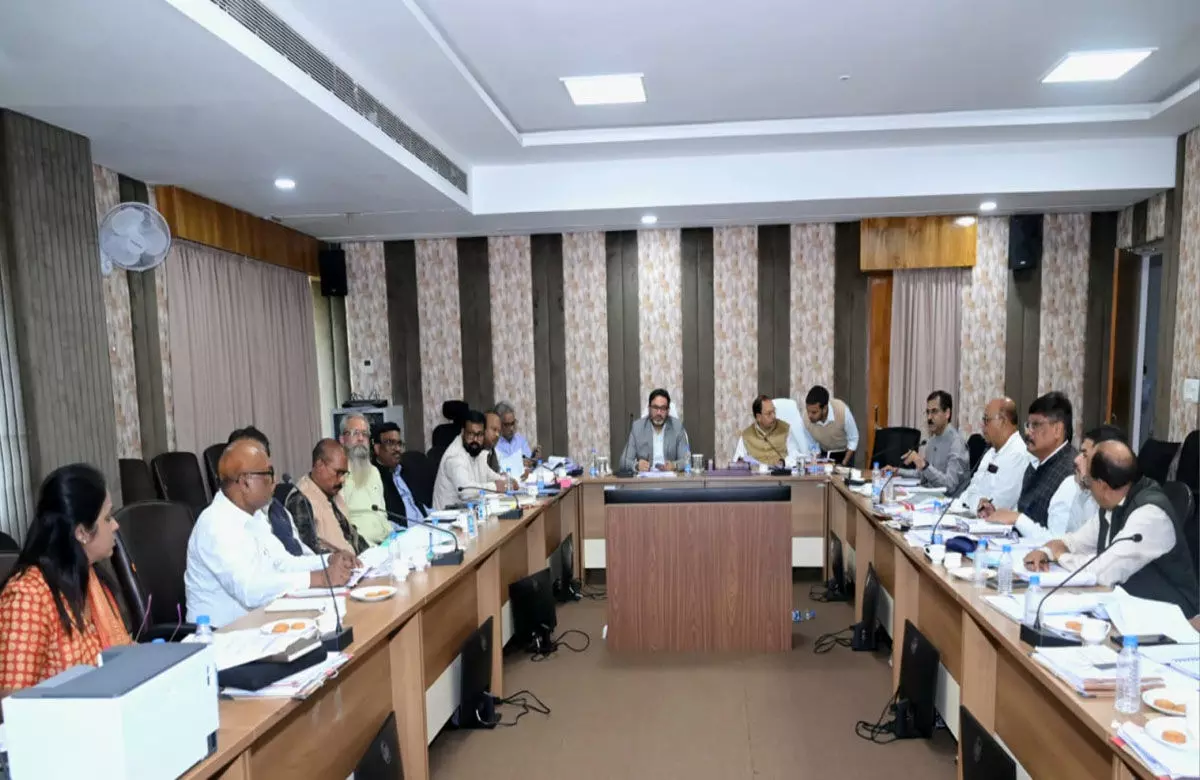 CG News: पीडब्लूडी सचिव ने सड़क, सेतु और भवन निर्माण कार्यों की समीक्षा की, अनुबंधित समय-सीमा में काम नहीं करने वाले ठेकेदारों को डिग्रेड व टर्मिनेट किया जाएगा...