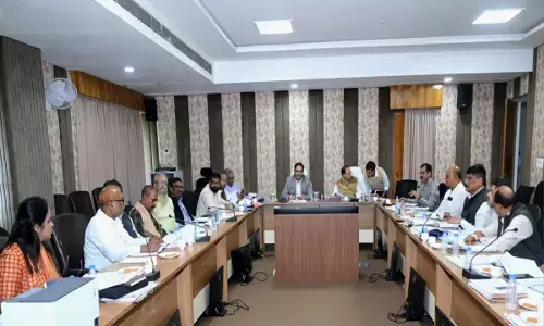 CG News: पीडब्लूडी सचिव ने सड़क, सेतु और भवन निर्माण कार्यों की समीक्षा की, अनुबंधित समय-सीमा में काम नहीं करने वाले ठेकेदारों को डिग्रेड व टर्मिनेट किया जाएगा...