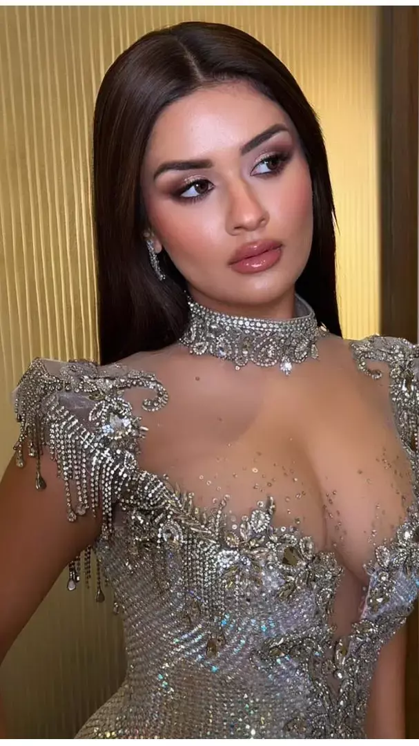 तौबा तौबा... 24 साल की एक्ट्रेस ने ट्रांसपेरेंट ड्रेस में दिखाया सेक्सी फिगर...