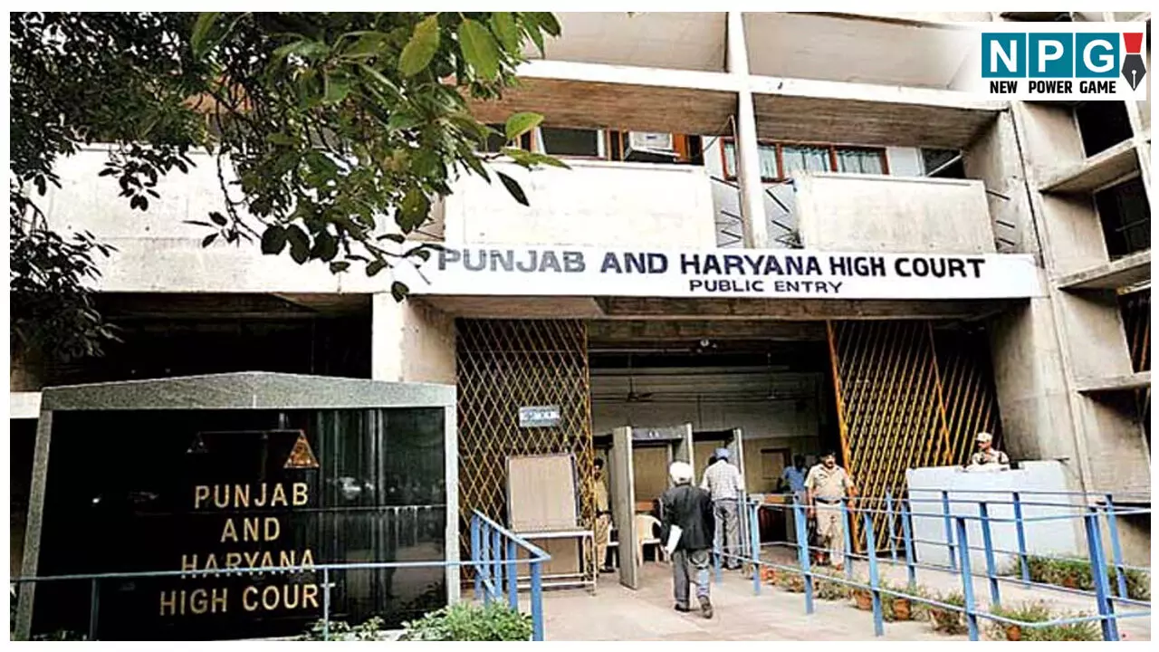 Punjab-Haryana High Court: गजब का आदेश: विधायक के आने पर इमरजेंसी ड्यूटी कर रहे चिकित्सक नहीं हुआ खड़ा: राज्य सरकार ने डाक्टर को थमा दी नोटिस…