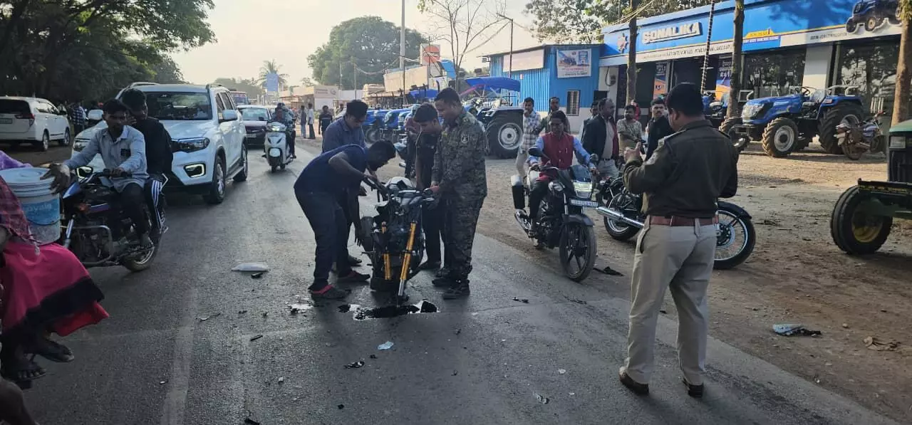 Jagdalpur Accident: मेडिकल कॉलेज के छात्र–छात्रा की दर्दनाक मौत, तेज रफ्तार ट्रक ने बाइक को रौंदा