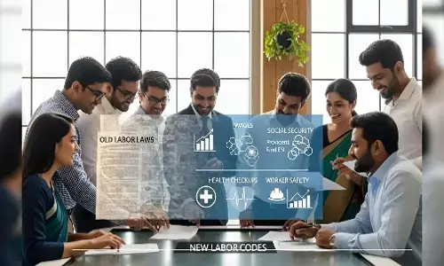 New Labor Code Explainer: नए लेबर कोड लागू, पढ़ें आपकी सैलरी, छुट्टियां, ओवरटाइम और जॉब सिक्योरिटी पर क्या-क्या बदल गया?