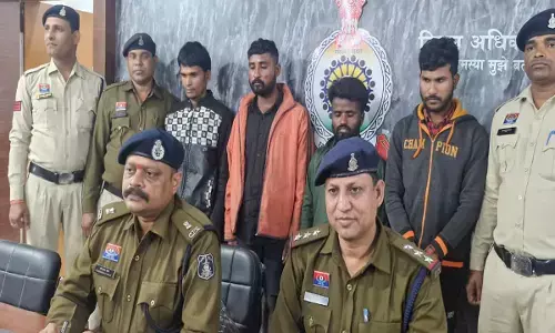 CG Sakti News: नकली आबकारी पुलिस गिरफ्तार, वर्दी पहनकर पहुंचे थे वसूली करने, जेल का डर दिखाकर मांगे 30 हजार, फिर पहुंच गई असली पुलिस