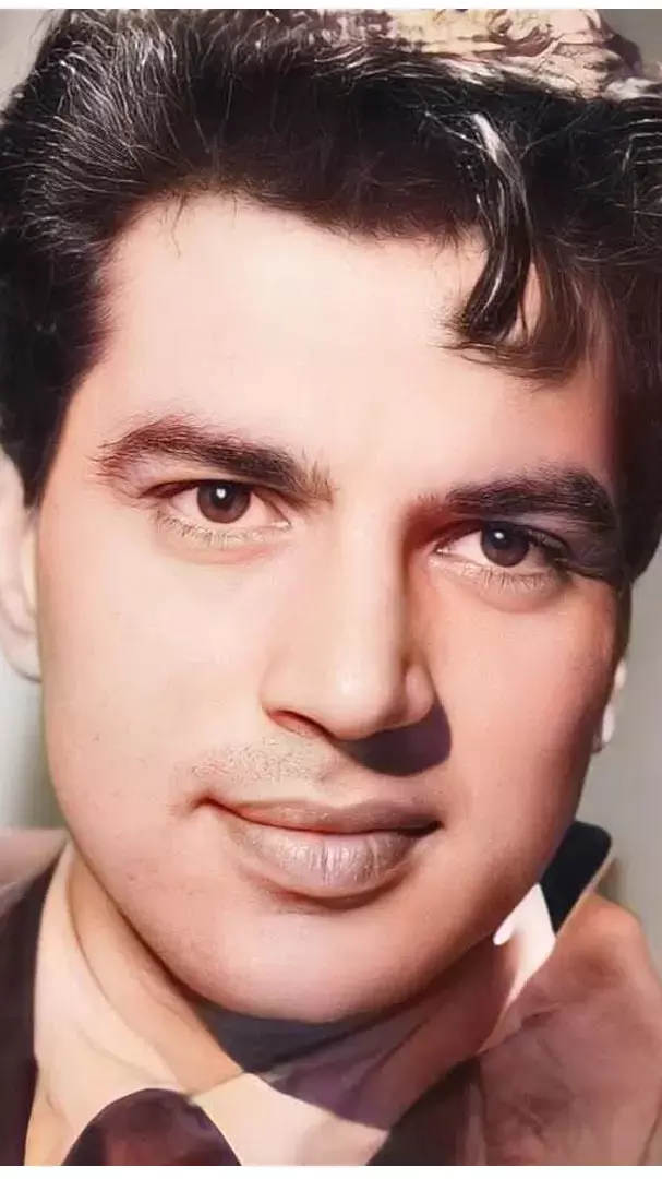 Dharmendra Death: बॉलीवुड के दिग्गज अभिनेता और ही-मैन धर्मेंद्र का निधन