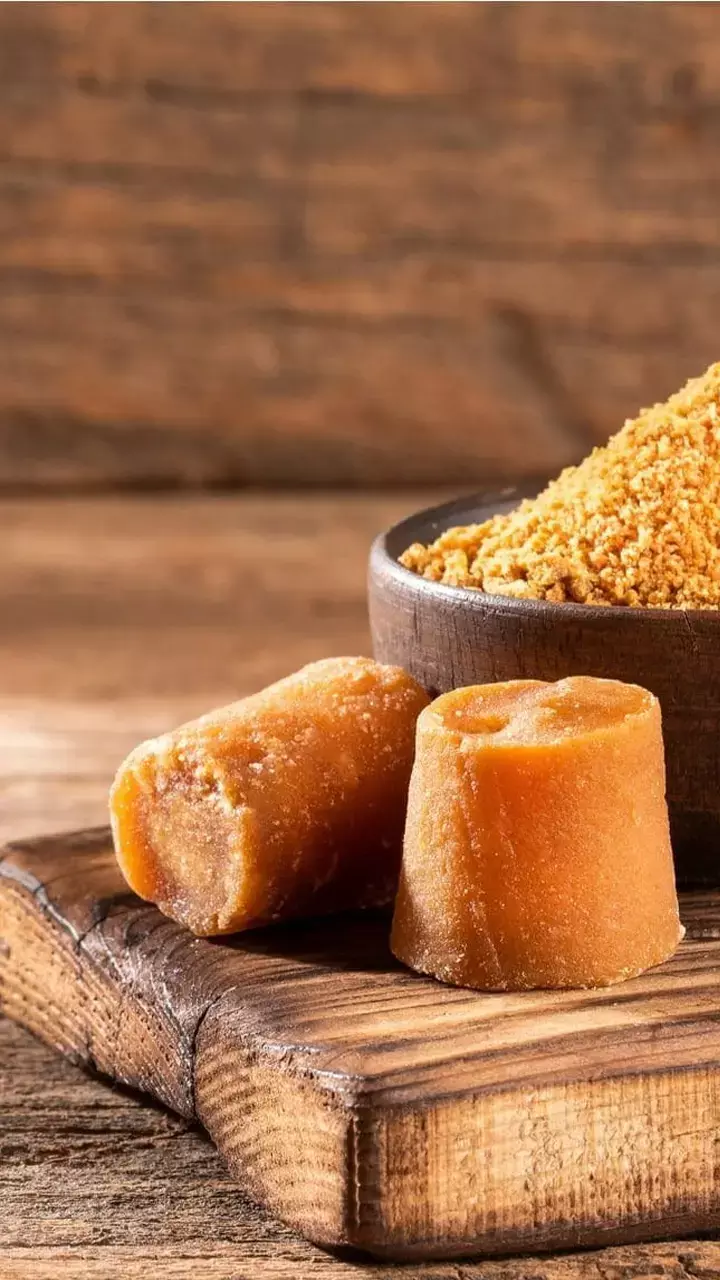 Thand me gud khane ke fayde: ठंड के मौसम में करें गुड़ का सेवन, जान लें फायदे