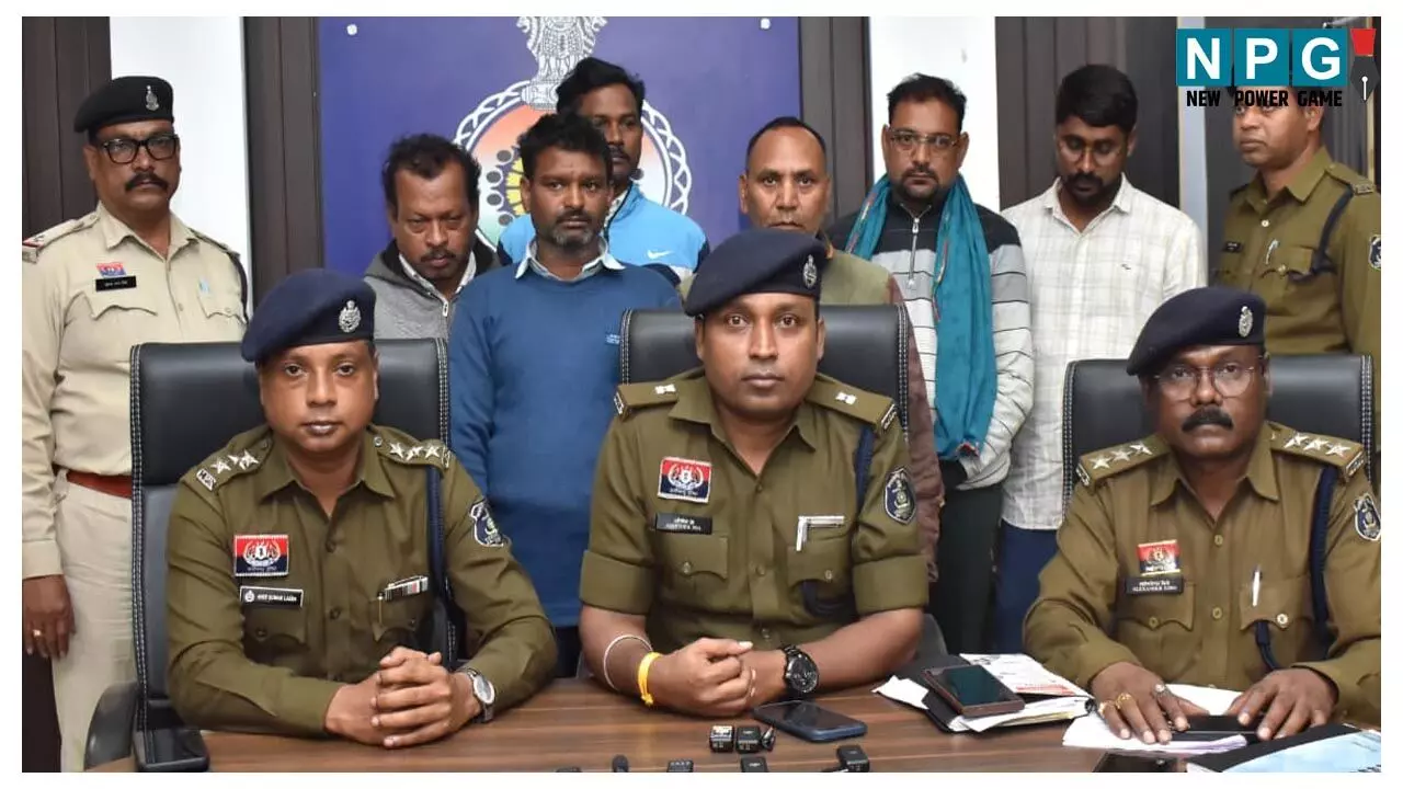 Durg News: भुइयां पोर्टल हैक... आरोपियों ने जमीन रिकॉर्ड में किया छेड़छाड़, फिर फर्जी-दस्तावेज तैयार कर की लाखों की ठगी, पटवारी के ऑपरेटर समेत 7 गिरफ्तार