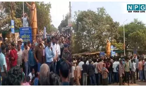 CG Raigarh News: तेज रफ्तार कार चालक की ठोकर से मासूम भाई–बहन की मौत, पिता की हालत गंभीर