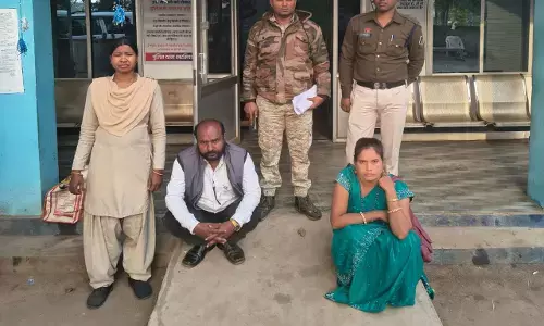 Raigarh News: RTE की आड़ में बड़ा फर्जीवाड़ा, पति-पत्नी ने खुद को स्कूल का संचालक और प्रधान पाठक बताकर 22.52 लाख का किया गबन...