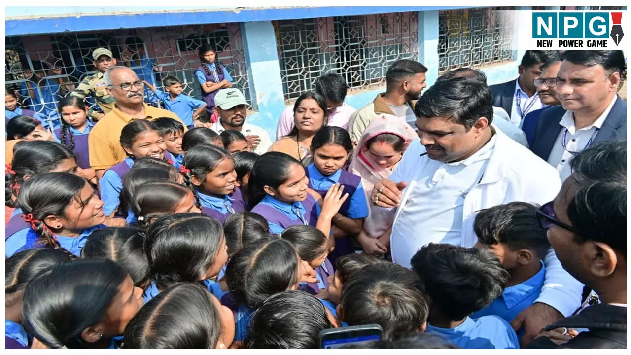 CG Teacher News: शिक्षा मंत्री गजेन्द्र यादव ने किया स्कूल का निरीक्षण, बच्चों से संवाद कर पढ़ाई के प्रति किया प्रेरित... शिक्षकों को दिए निर्देश
