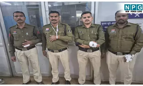 CG News: जमीन पंजीयन रेट बढ़ने के विरोध में प्रदर्शन, कांग्रेस कार्यकर्ताओं और कारोबारियों पर पुलिस का लाठी चार्ज, झूमाझटकी में आधा दर्जन पुलिसकर्मी घायल