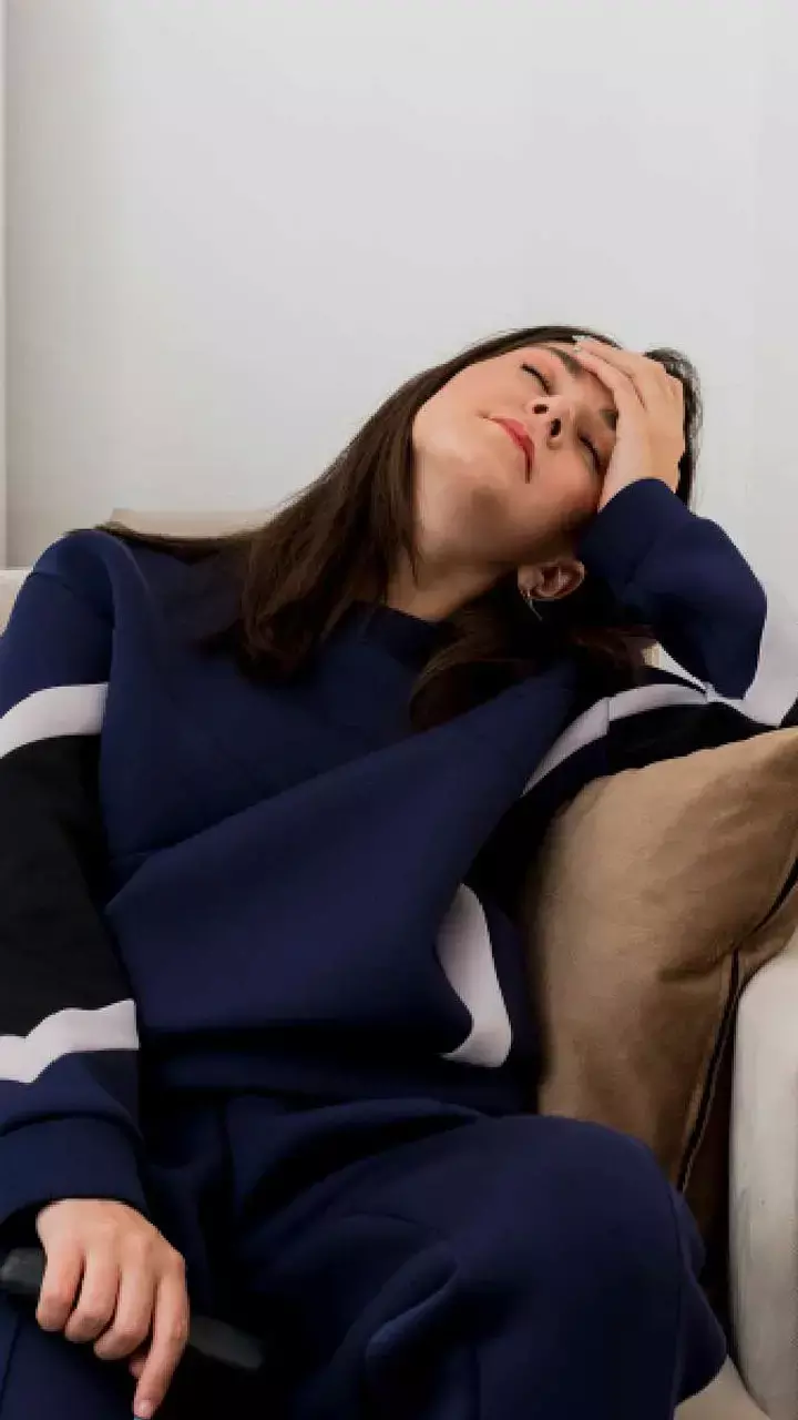 Winter Health Tips: सर्दियों में बैठे-बैठे बढ़ रहा मोटापा अपनाएं ये मेटाबॉलिज्म हो गया है स्लो, अपनाएं ये घरेलू उपाय....