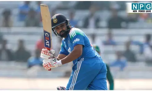 IND vs SA Score 2nd ODI in Raipur: भारतीय टीम को लगा पहला झटका, मात्र इतने रन बनाकर आउट हुए रोहित शर्मा, देखिए डिटेल्स...