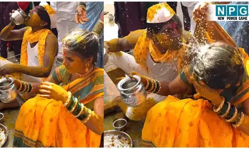Suraj Chavan Wedding: छी..यार ये क्या!... बिग बॉस के इस विनर ने हल्दी में दुल्हन के मुंह पर किया बार-बार कुल्ला, VIDEO देख भड़के लोग...
