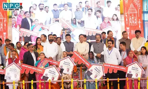 पीएम आवास के 1073 हितग्राहियों को नये आवास की चाबी सौंपी, सीएम विष्णुदेव बोले-प्रधानमंत्री मोदी की हर गारंटी को पूरा कर रही है छत्तीसगढ़ सरकार