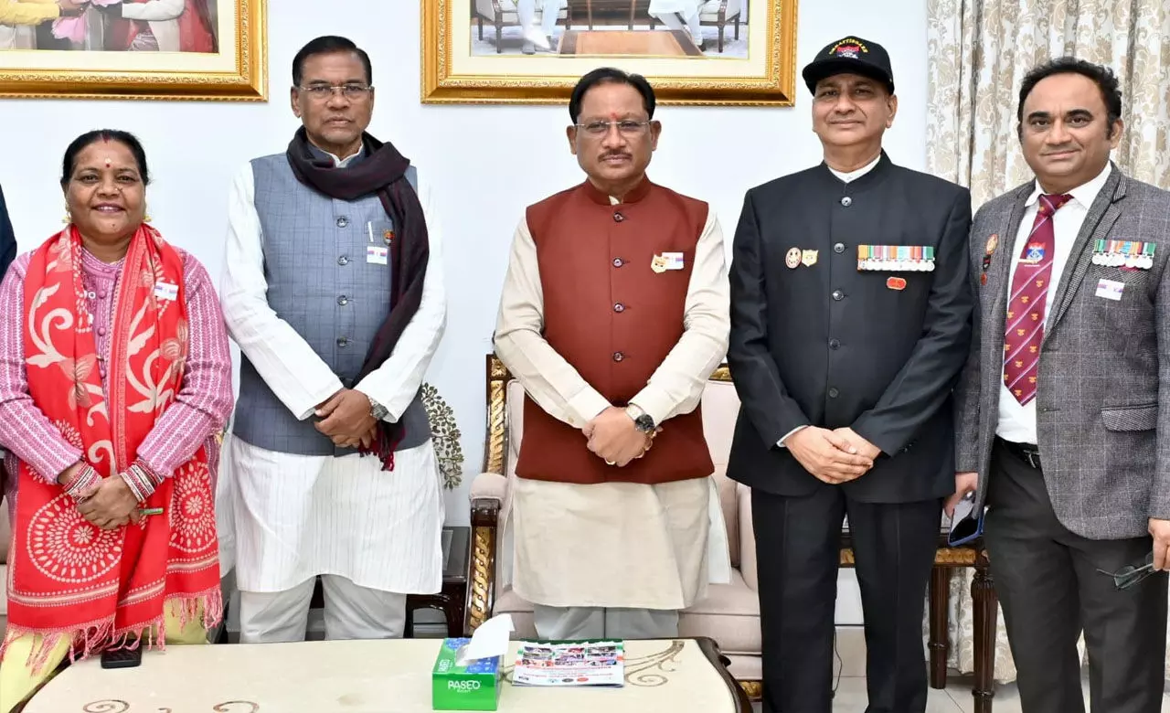 CG News: सशस्त्र सेना झंडा दिवस पर मुख्यमंत्री ने सैनिकों एवं शहीद परिवारों के कल्याण हेतु किया अंशदान, राष्ट्र की सुरक्षा में निरंतर तैनात हमारे सैन्य जवानों का योगदान अतुलनीय... CG News: सशस्त्र सेना झंडा दिवस पर मुख्यमंत्री ने सैनिकों एवं शहीद परिवारों के कल्याण हेतु किया अंशदान, राष्ट्र की सुरक्षा में निरंतर तैनात हमारे सैन्य जवानों का योगदान अतुलनीय...