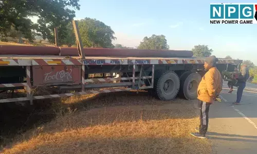 Jashpur Accident : काल बनकर खड़ा था ट्रेलर, एक ही गांव के 5 दोस्तों को रौंद डाला; कार के उड़े परखच्चे