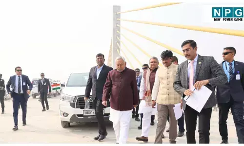 CM Nitish Kumar: निर्माण कार्यों का जायजा लेने CM नीतीश उतरे सड़क पर, गंगा पुल को तेजी से पूरा करने दिया निर्देश