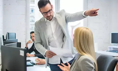 अनोखा मामला: ऑफिस जल्दी पहुंचने पर बॉस ने नौकरी से निकाला, कोर्ट ने भी कंपनी का साथ दिया- जानें पूरा मामला