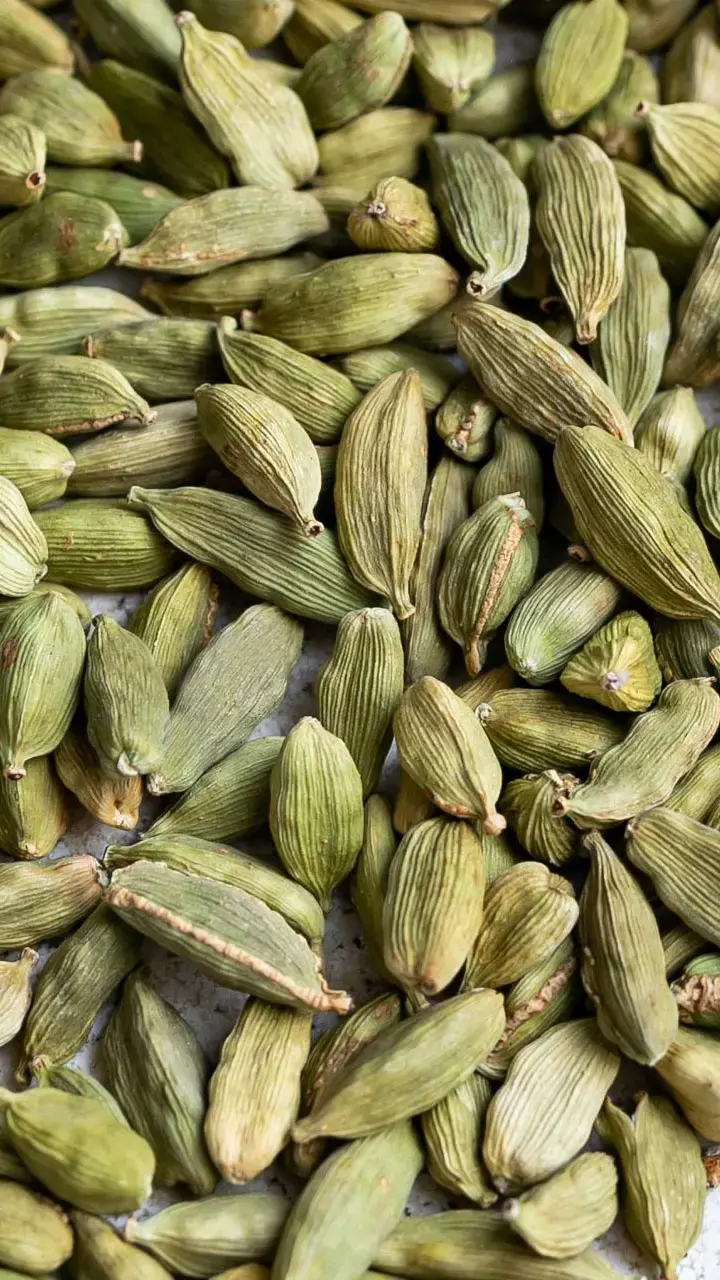 Kin Logon Ko Elaichi Nahi Khana Chahiye: किन लोगों को इलायची नहीं खाना चाहिए?