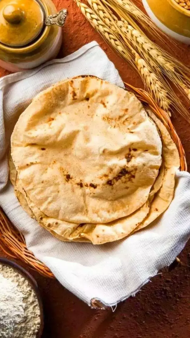 Kis Din Roti Nahi Banana Chahiye: घर में किस दिन रोटी बनाना अशुभ माना जाता है?