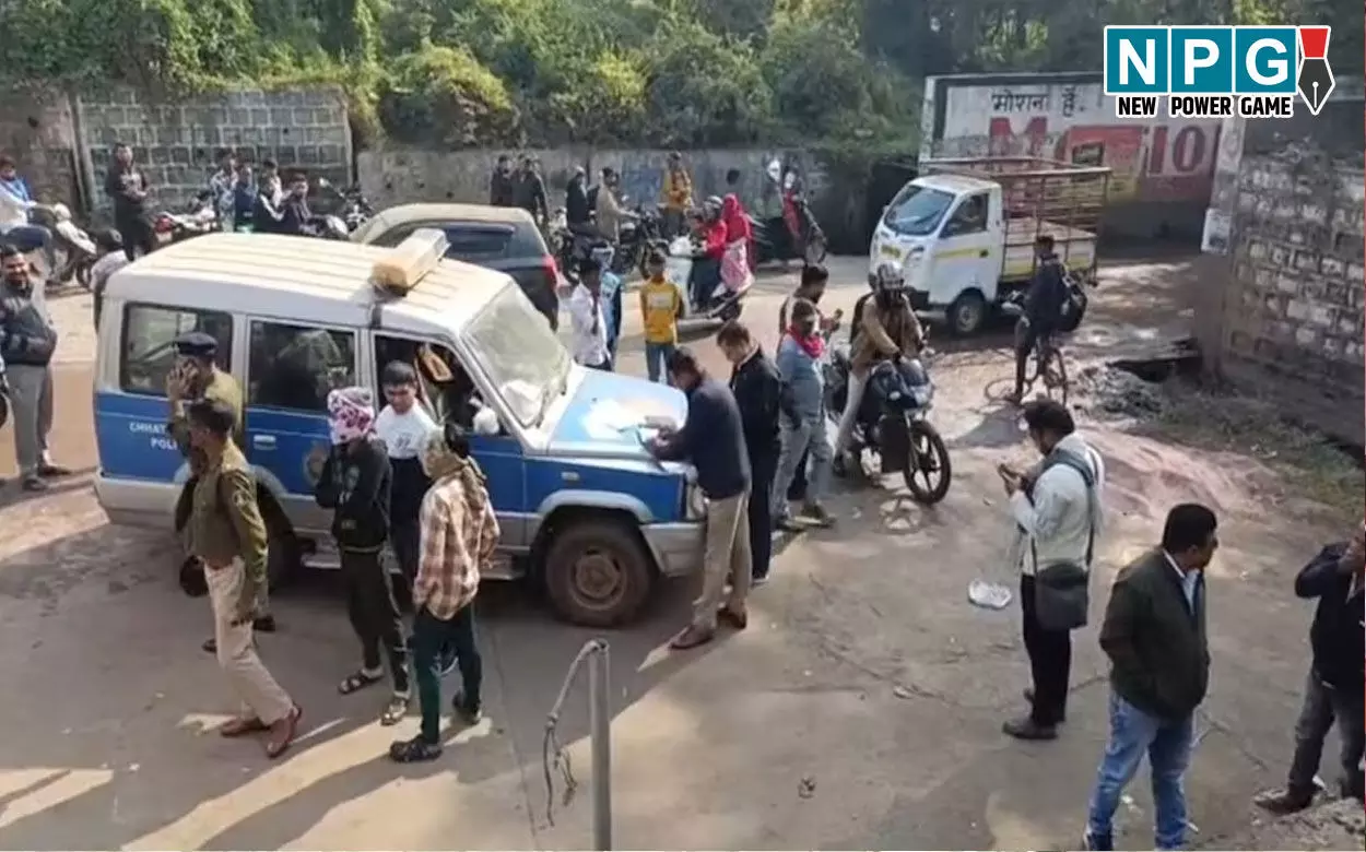 Durg Crime News: बोरे में बंद लाश, पहचान में जुटी पुलिस, महिला की उम्र 30-35 वर्ष, बाएं हाथ में महादेव त्रिसूल, 7 स्टार और लखन सुरेश बीएम लिखा गोदना... Durg Crime News: बोरे में बंद लाश, पहचान में जुटी पुलिस, महिला की उम्र 30-35 वर्ष, बाएं हाथ में महादेव त्रिसूल, 7 स्टार और लखन सुरेश बीएम लिखा गोदना...