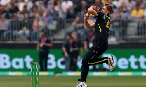 IPL 2026 Auction: KKR ने कैमरून ग्रीन पर लुटाए 25.20 करोड़, टूटा मिचेल स्टार्क का रिकॉर्ड, बने सबसे महंगे विदेशी खिलाड़ी, जानें किस टीम ने किसे खरीदा?