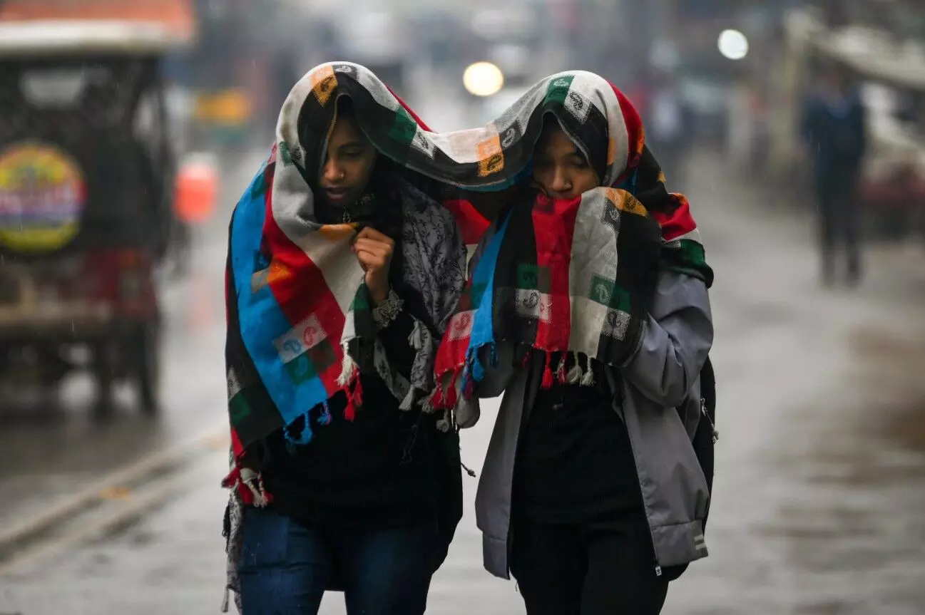 Bihar Weather Today: बिहार में सर्दी का टार्चर शुरू, 12 जिलों में घना कोहरा, 9 डिग्री तक गिरा न्यूनतम तापमान, जानें कैसा रहेगा प्रदेश का मौसम Bihar Weather Today: बिहार में सर्दी का टार्चर शुरू, 12 जिलों में घना कोहरा, 9 डिग्री तक गिरा न्यूनतम तापमान, जानें कैसा रहेगा प्रदेश का मौसम