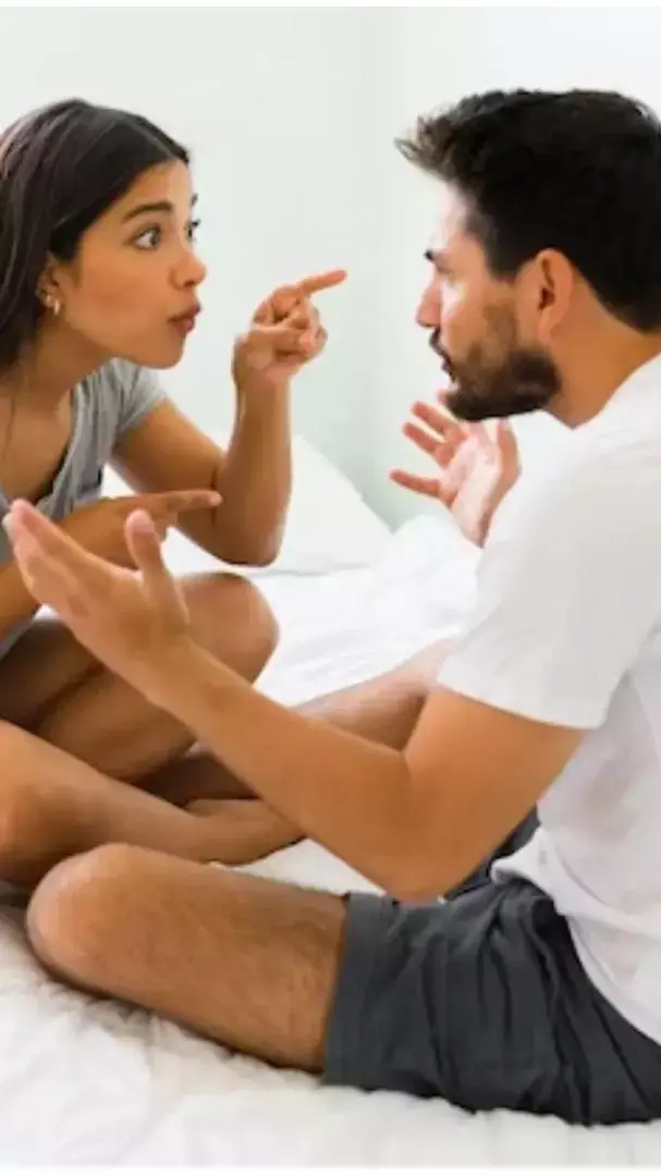 Chanakya Niti in Hindi: पति की बर्बादी का कारण है पत्नी की ये 5 आदतें, जानिए