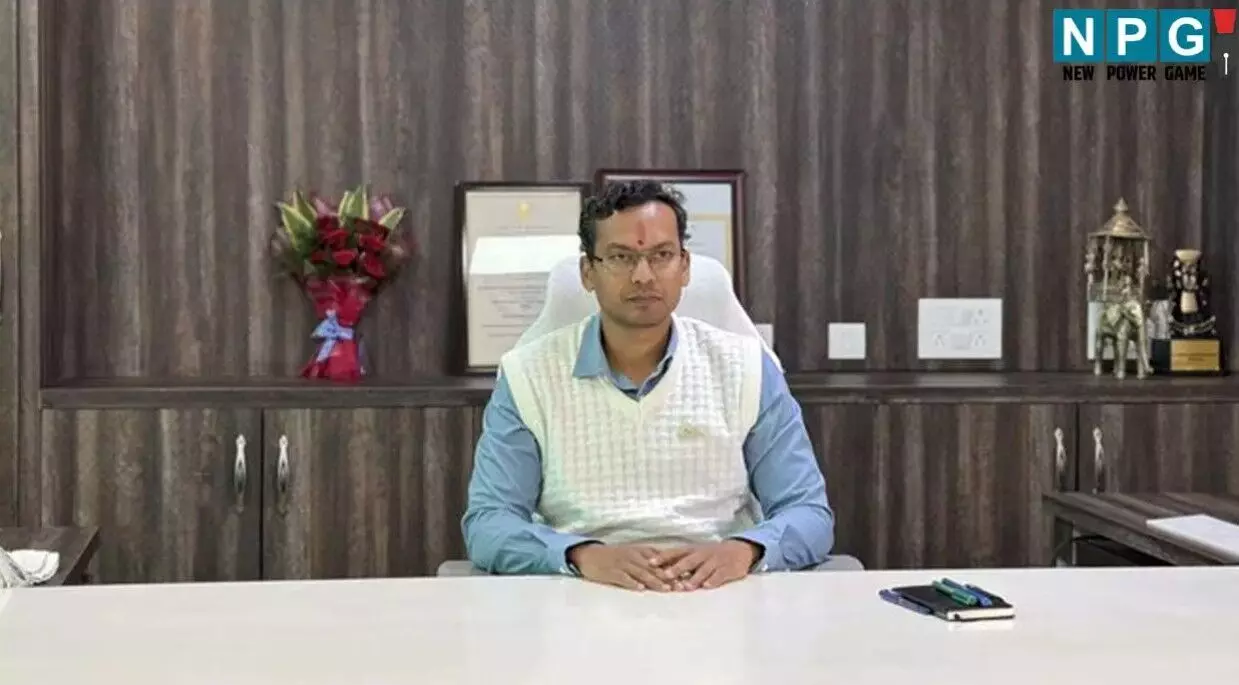 Dantewada News: कलेक्टर ने चितालंका बाईपास पुल... ... CG Top News: छत्तीसगढ़ में पहली बार Drive In Movie, ASP गिरिपूंजे शहादत में चार नक्सलियों के खिलाफ चार्जशीट दाखिल, सेंट्रल यूनिवर्सिटी से स्टूडेंट गायब, समेत छत्तीसगढ़ की बड़ी खबरें Dantewada News: कलेक्टर ने चितालंका बाईपास पुल... ... CG Top News: छत्तीसगढ़ में पहली बार Drive In Movie, ASP गिरिपूंजे शहादत में चार नक्सलियों के खिलाफ चार्जशीट दाखिल, सेंट्रल यूनिवर्सिटी से स्टूडेंट गायब, समेत छत्तीसगढ़ की बड़ी खबरें