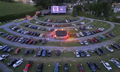 Raipur Drive In Movie: रायपुर में पहली बार Drive In Movie कांसेप्ट की शुरुआत, सेंध लेक में हर वीकेंड खुले आसमान के नीचे फिल्म देखने का मौका, पहले दिन DDLJ और मोहब्बतें की होगी स्क्रीनिंग