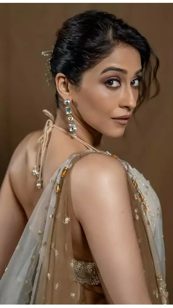 हॉट लहंगा में Regina Cassandra ने मचाई सनसनी, देखिए किलर तस्वीरें