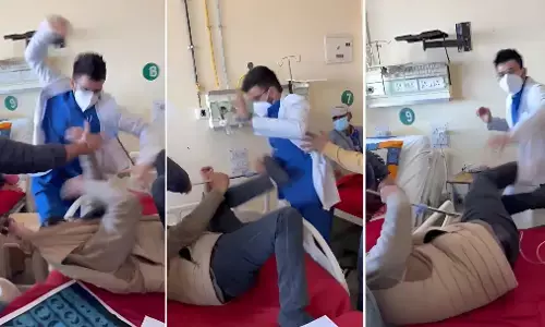 IGMC Shimla News: IGMC में डॉक्टर की गुंडागर्दी! एंडोस्कोपी कराने आए मरीज को बेरहमी से पीटा, वीडियो वायरल होने पर मचा हड़कंप, देखें वीडियो