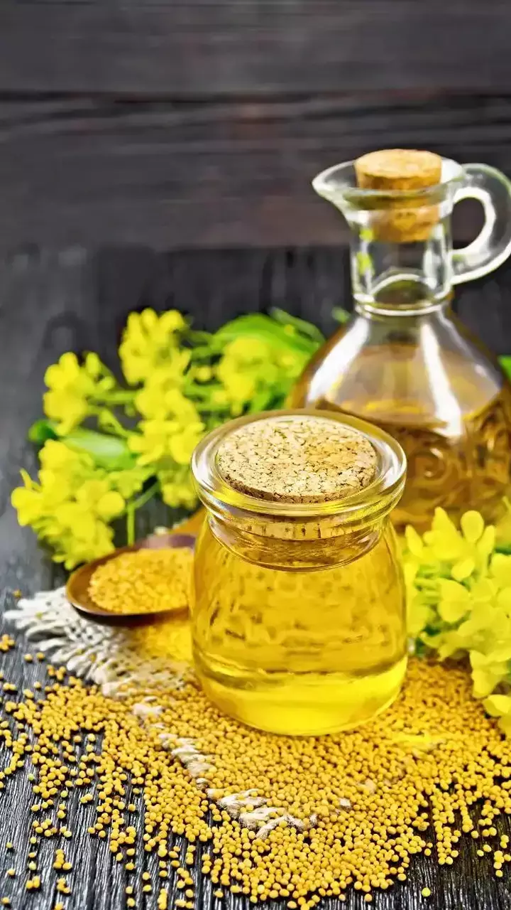 Sarson Ka Tel Khane Ke Fayde: सरसों के तेल में बनाएं खाना, स्वाद और सेहत दोनों के लिए बेहतर, जान लें फायदे