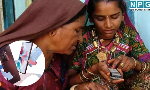 Jalore Rajasthan : इस पंचायत का तुगलकी फरमान : 15 गांवों की बहू-बेटियों के लिए स्मार्टफोन पर लगा बैन, जानिए इस अजीब फैसले के पीछे क्या है दलील?