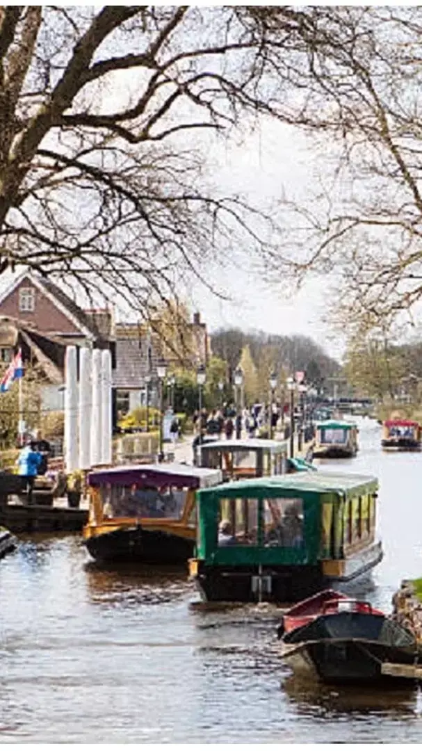 Chanakya Niti: इन जगहों पर भूलकर भी न जाएं, वरना आप भी नहीं...