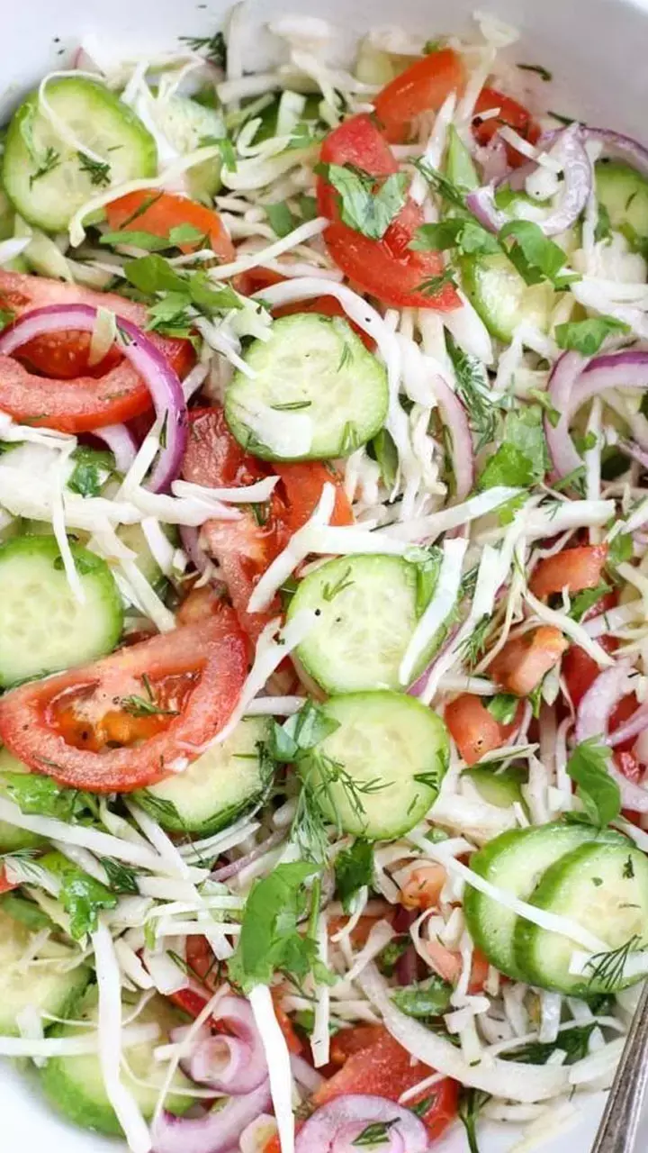 Pattagobhi Khane Ke Nuksan: किन लोगों को पत्तागोभी की सब्जी नहीं खाना चाहिए?