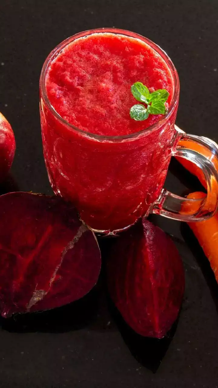 ABC Juice Kise Nahi Pina Chahiye: क्या आप भी पीतें हैं सोशल मीडिया में वायरल ABC जूस, जान लें ये बात वरना होगा नुकसान