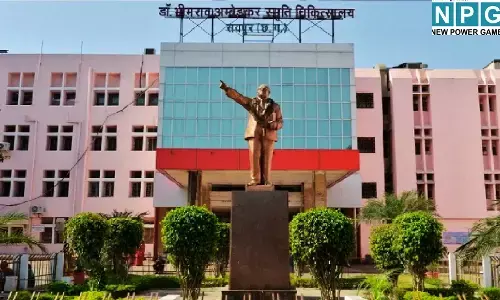 Ambedkar Hospital Raipur : मेकाहारा के डॉक्टरों की बड़ी उपलब्धि : 29 वर्षीय युवक की छाती से निकाला दुर्लभ कैंसर का ट्यूमर, एम्स से हुआ था रेफर