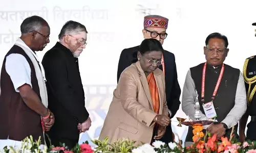 CG News: मुख्यमंत्री विष्णुदेव झारखंड में कार्तिक जतरा में हुए शामिल, राष्ट्रपति ने ‘जशक्राफ्ट’ एवं जशपुर की जनजातीय मातृशक्ति के कौशल की सराहना की