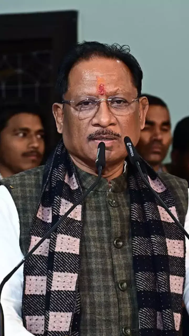 CG Mobile Medical Unit Vehicles: सीएम विष्णुदेव साय ने 57 मोबाइल मेडिकल यूनिट वाहनों को दिखाई हरी झंडी