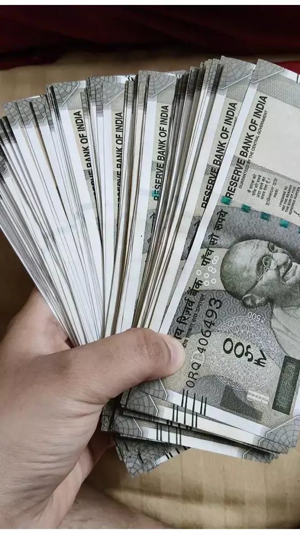 Vastu Shastra in Hindi: भूल से भी इन दिनों में न करें पैसों का लेन-देन, जानिए ये जरूरी नियम