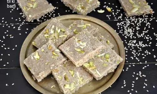 Til ki Mithai Recipe : इस सकट चौथ तिल-लड्डू, पापड़ी नहीं... 10 मिनट में बनाये हेल्दी टेस्टी मिठाई